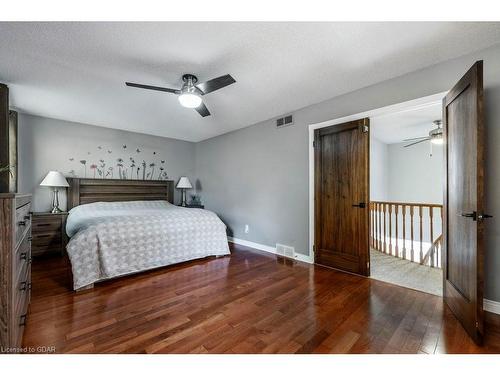 60 Brewster Place, Cambridge, ON - Indoor Photo Showing Bedroom