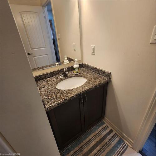 57 Arlington Crescent, Guelph, ON - Indoor Photo Showing Bathroom