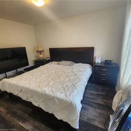 57 Arlington Crescent, Guelph, ON - Indoor Photo Showing Bedroom