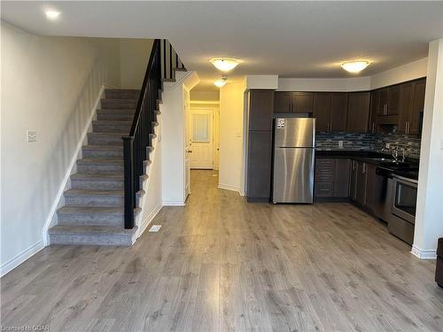 81W-81 Westminster Crescent, Fergus, ON - Indoor Photo Showing Kitchen