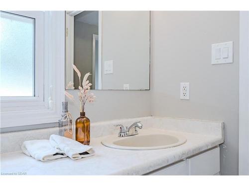 29 Wilson Crescent, Elora, ON - Indoor Photo Showing Bathroom