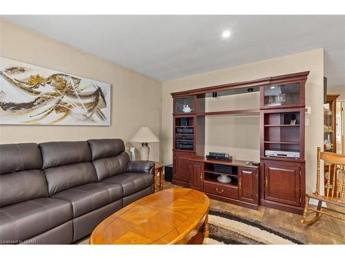 5339 Highway 9, Clifford, ON - Indoor Photo Showing Living Room