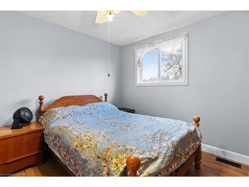 253 Auden Road, Guelph, ON - Indoor Photo Showing Bedroom