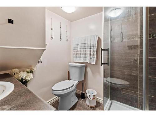 253 Auden Road, Guelph, ON - Indoor Photo Showing Bathroom