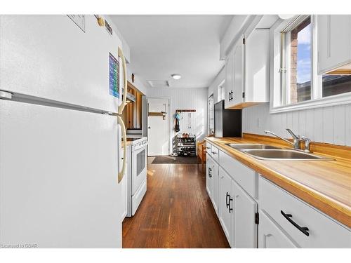 253 Auden Road, Guelph, ON - Indoor Photo Showing Kitchen With Double Sink