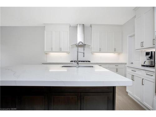 132 Drexler Avenue, Rockwood, ON - Indoor Photo Showing Kitchen