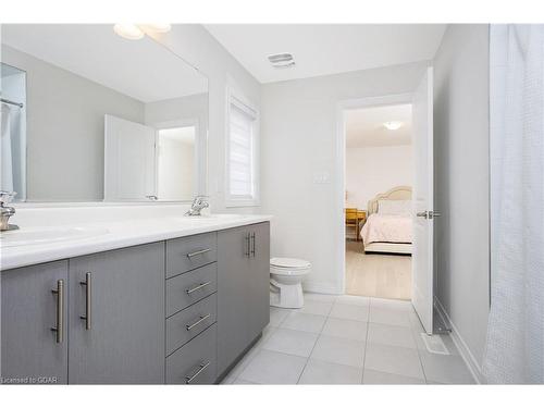 132 Drexler Avenue, Rockwood, ON - Indoor Photo Showing Bathroom