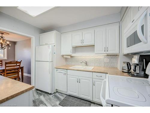 54-3339 Council Ring Road, Mississauga, ON - Indoor Photo Showing Kitchen