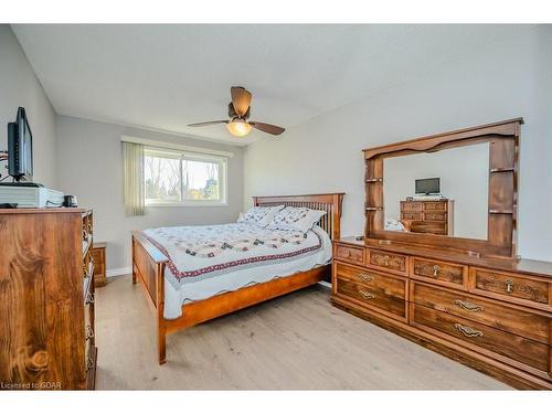 54-3339 Council Ring Road, Mississauga, ON - Indoor Photo Showing Bedroom