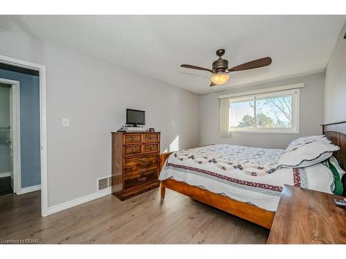 54-3339 Council Ring Road, Mississauga, ON - Indoor Photo Showing Bedroom