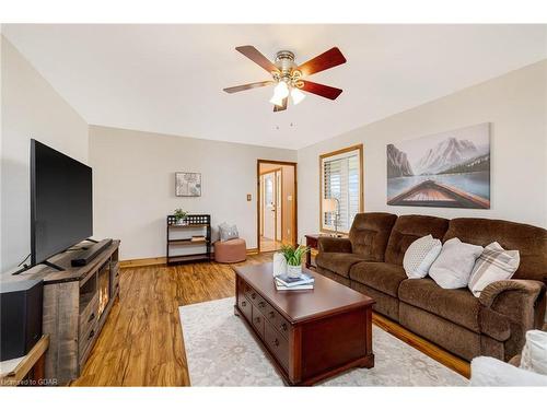 5683 First Line, Erin, ON - Indoor Photo Showing Living Room