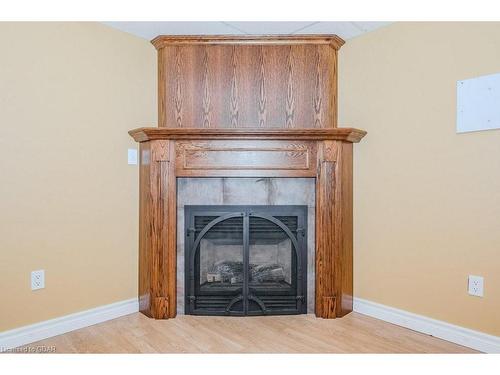 115 Melran Drive, Cambridge, ON - Indoor Photo Showing Living Room With Fireplace