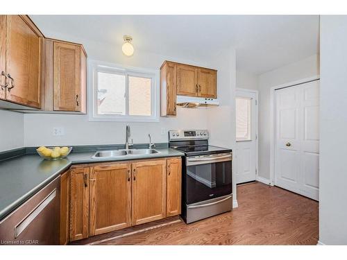 115 Melran Drive, Cambridge, ON - Indoor Photo Showing Kitchen With Double Sink