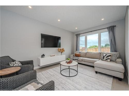 56 Keating Street, Guelph, ON - Indoor Photo Showing Living Room