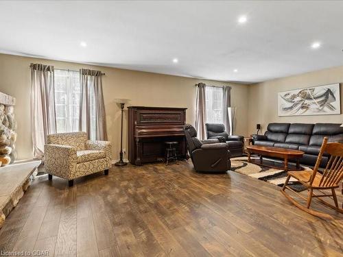 5339 Hwy 9 Highway, Clifford, ON - Indoor Photo Showing Living Room