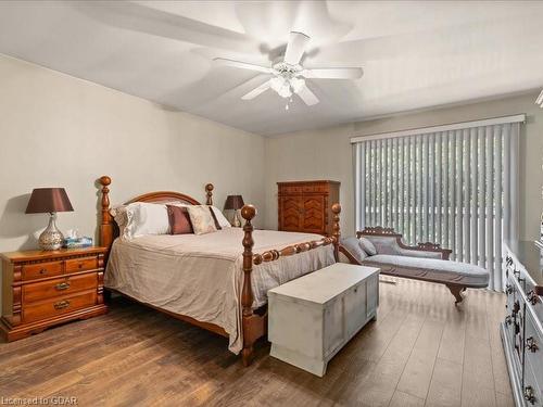 5339 Hwy 9 Highway, Clifford, ON - Indoor Photo Showing Bedroom