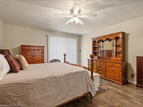 5339 Hwy 9 Highway, Clifford, ON - Indoor Photo Showing Bedroom