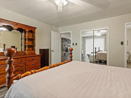 5339 Hwy 9 Highway, Clifford, ON - Indoor Photo Showing Bedroom