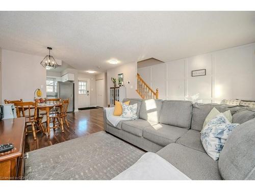 59-426 Grange Road, Guelph, ON - Indoor Photo Showing Living Room