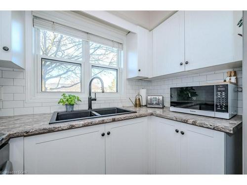 59-426 Grange Road, Guelph, ON - Indoor Photo Showing Kitchen With Double Sink