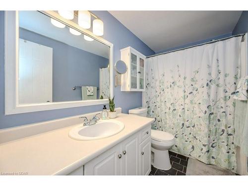 59-426 Grange Road, Guelph, ON - Indoor Photo Showing Bathroom