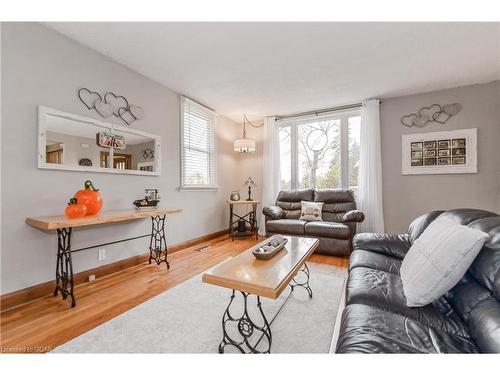 55 John Street, Elora, ON - Indoor Photo Showing Living Room