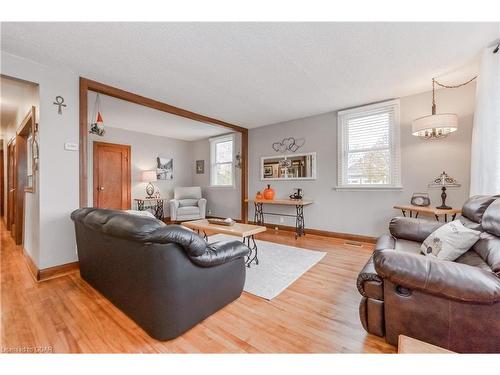 55 John Street, Elora, ON - Indoor Photo Showing Living Room