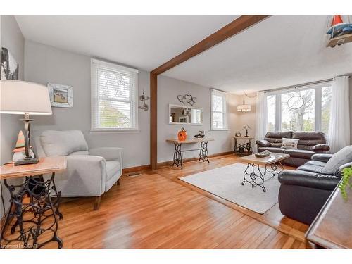 55 John Street, Elora, ON - Indoor Photo Showing Living Room