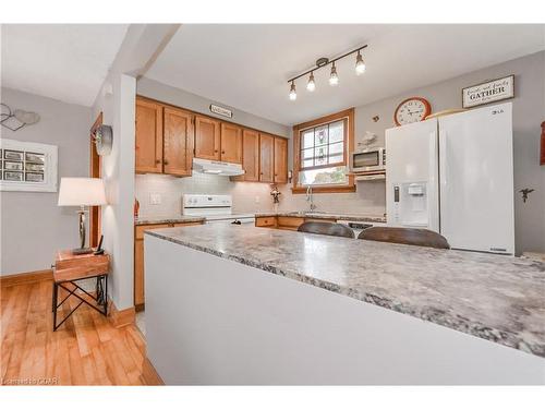 55 John Street, Elora, ON - Indoor Photo Showing Kitchen