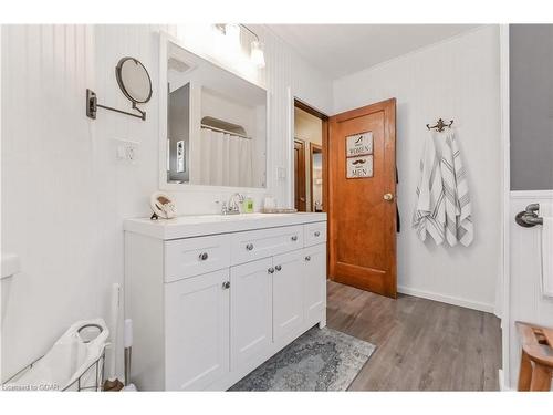 55 John Street, Elora, ON - Indoor Photo Showing Bathroom