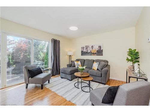 79 Severn Drive, Guelph, ON - Indoor Photo Showing Living Room