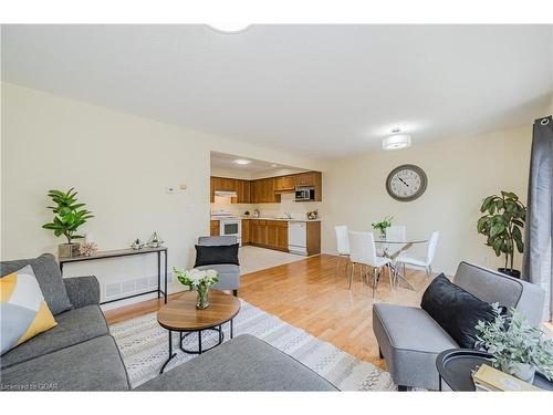 79 Severn Drive, Guelph, ON - Indoor Photo Showing Living Room