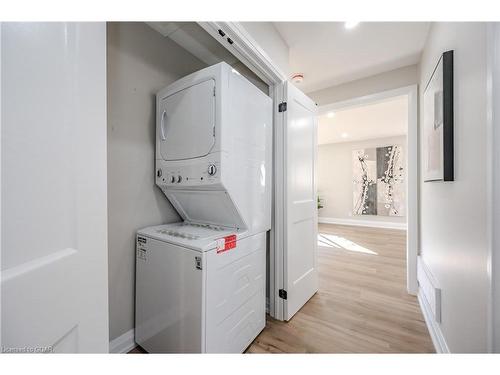 119 Fife Road, Guelph, ON - Indoor Photo Showing Laundry Room