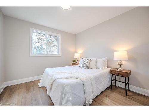 119 Fife Road, Guelph, ON - Indoor Photo Showing Bedroom