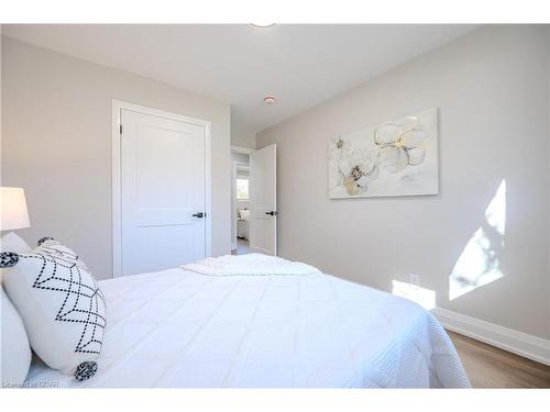 119 Fife Road, Guelph, ON - Indoor Photo Showing Bedroom