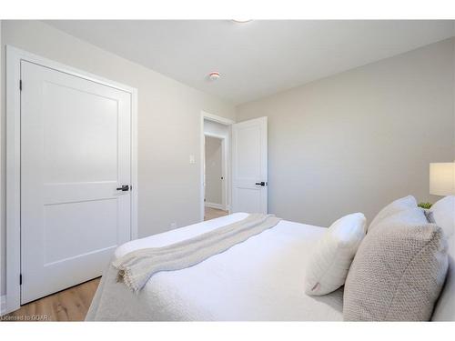 119 Fife Road, Guelph, ON - Indoor Photo Showing Bedroom