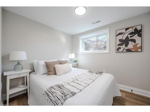 119 Fife Road, Guelph, ON - Indoor Photo Showing Bedroom