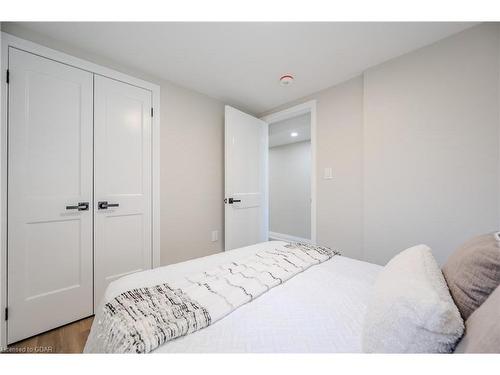 119 Fife Road, Guelph, ON - Indoor Photo Showing Bedroom