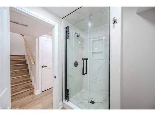 119 Fife Road, Guelph, ON - Indoor Photo Showing Bathroom