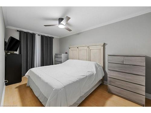 758 Annamore Road, Mississauga, ON - Indoor Photo Showing Bedroom