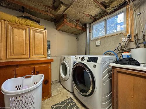 Upper-26 Balmoral Drive, Guelph, ON - Indoor Photo Showing Laundry Room