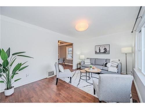 67 Hayes Avenue, Guelph, ON - Indoor Photo Showing Living Room