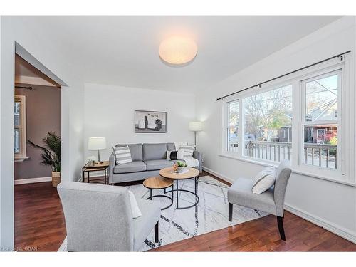 67 Hayes Avenue, Guelph, ON - Indoor Photo Showing Living Room