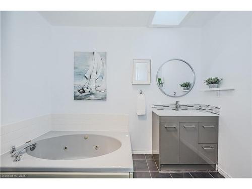 67 Hayes Avenue, Guelph, ON - Indoor Photo Showing Bathroom