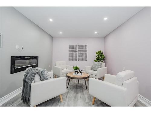 67 Hayes Avenue, Guelph, ON - Indoor Photo Showing Living Room