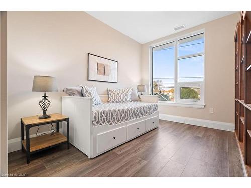 103-73 Arthur Street S, Guelph, ON - Indoor Photo Showing Bedroom