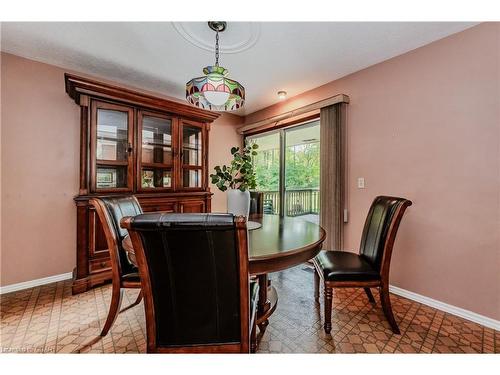 4711 Watson Road S, Puslinch, ON - Indoor Photo Showing Dining Room