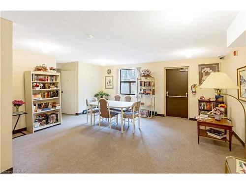 302-10 Ajax Street, Guelph, ON - Indoor Photo Showing Dining Room