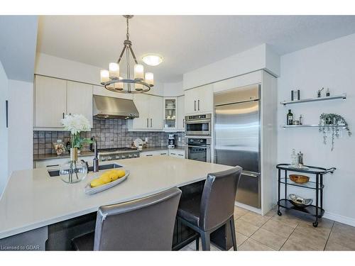 28-19 Simmonds Dr, Guelph, ON - Indoor Photo Showing Kitchen With Upgraded Kitchen