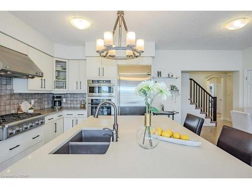 28-19 Simmonds Dr, Guelph, ON - Indoor Photo Showing Kitchen With Double Sink With Upgraded Kitchen